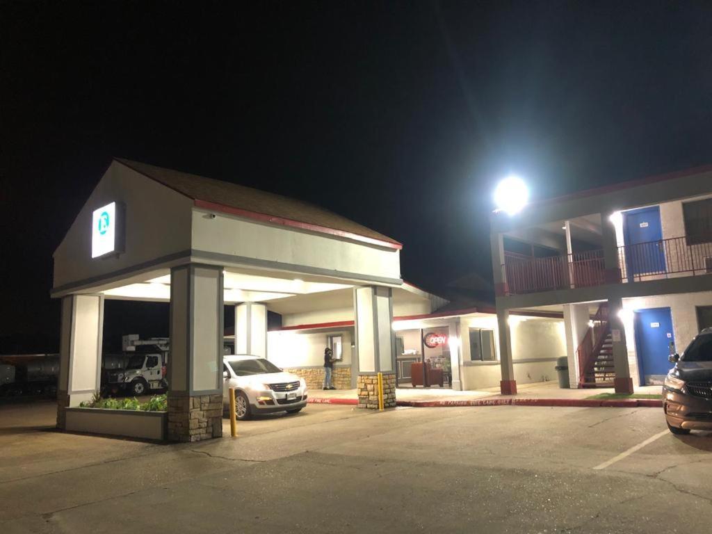 Executive Inn & Suites Beaumont Exterior foto