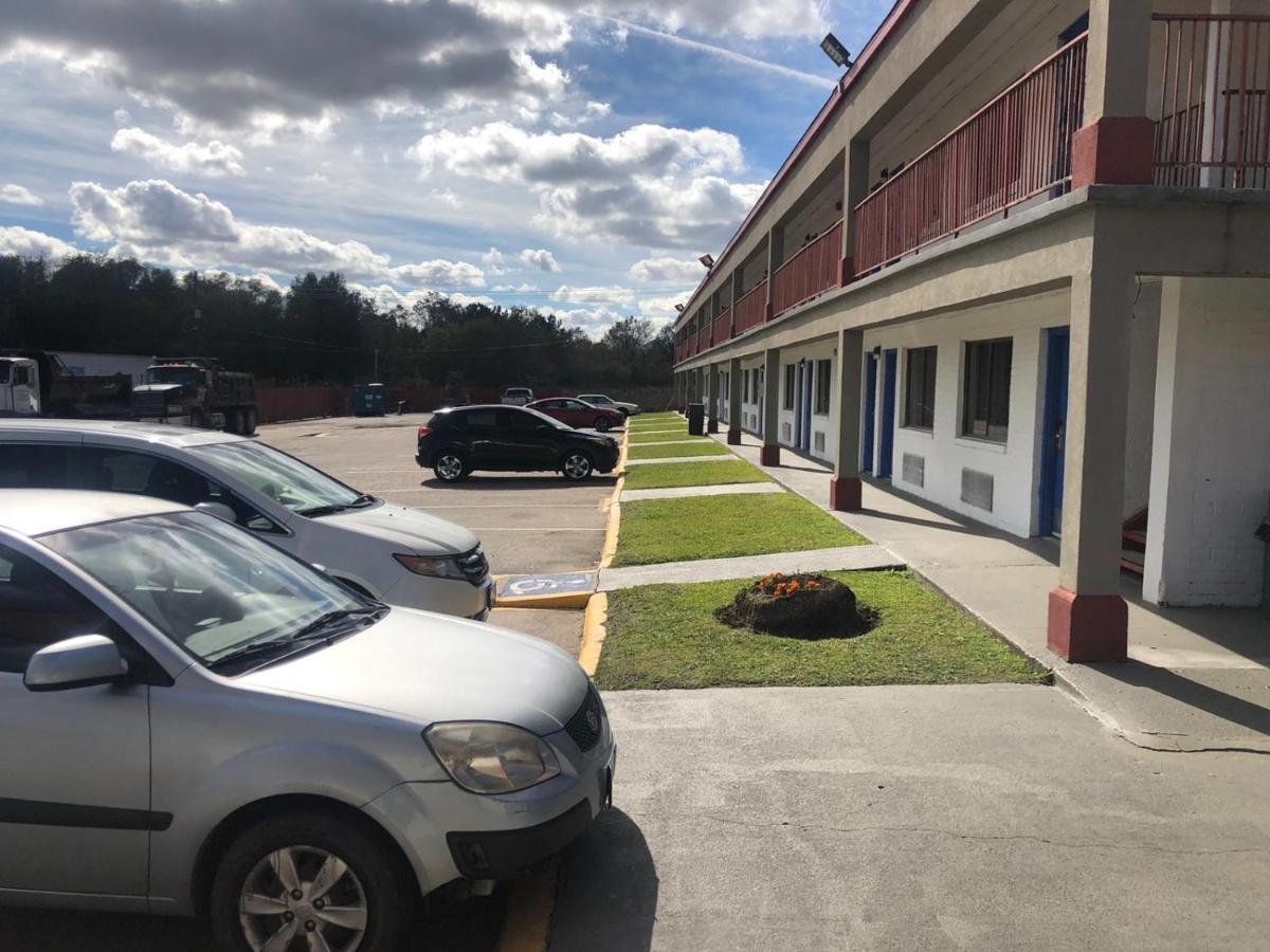 Executive Inn & Suites Beaumont Exterior foto